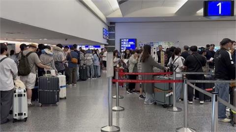 快新聞／苦等酷航班機睡機場　旅客今晨辦理登機「再出發」