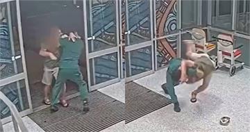 突遭病患揮拳襲擊！　澳洲護理師秒用「這招」摔飛對方