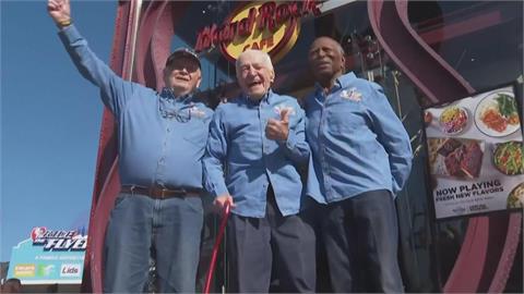 八旬老翁看超級盃一甲子　「骨灰粉」3老友團聚恐成絕響