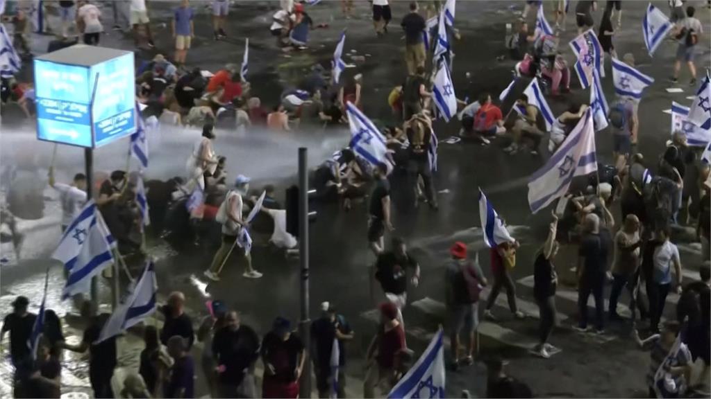 以色列國會通過爭議司改法案　多地爆發示威、罷工