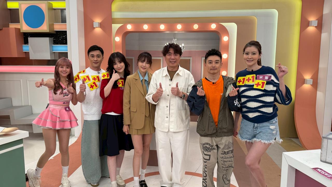 李新爆料老公沈世朋品味令人疑惑！舞廳感十足的霓虹燈放到兒子房間