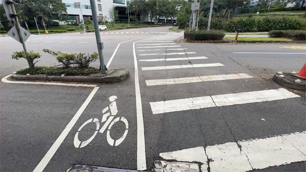 便宜行事？自行車道被行人庇護島幾乎快佔滿　新竹市府發聲明：將塗銷重劃