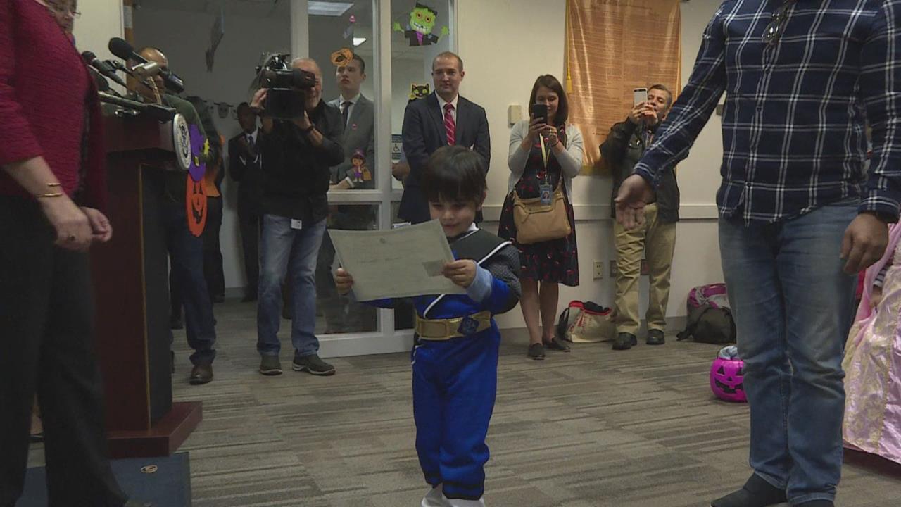 「川普帳戶」出生就發1000美元　饒舌歌手妮姬米娜現身力挺