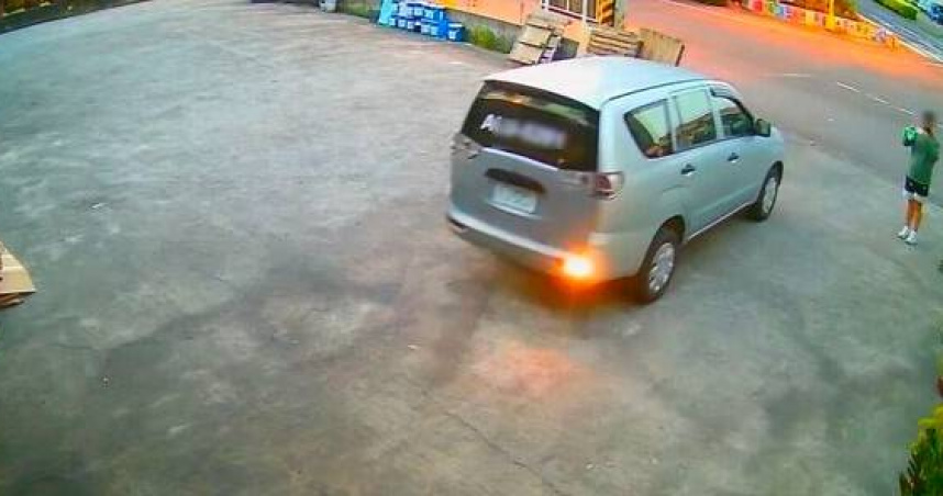 虎尾洗車場凌晨慘遭撞店狂砸！嫌犯竟邊破壞邊錄影　囂張行徑曝光