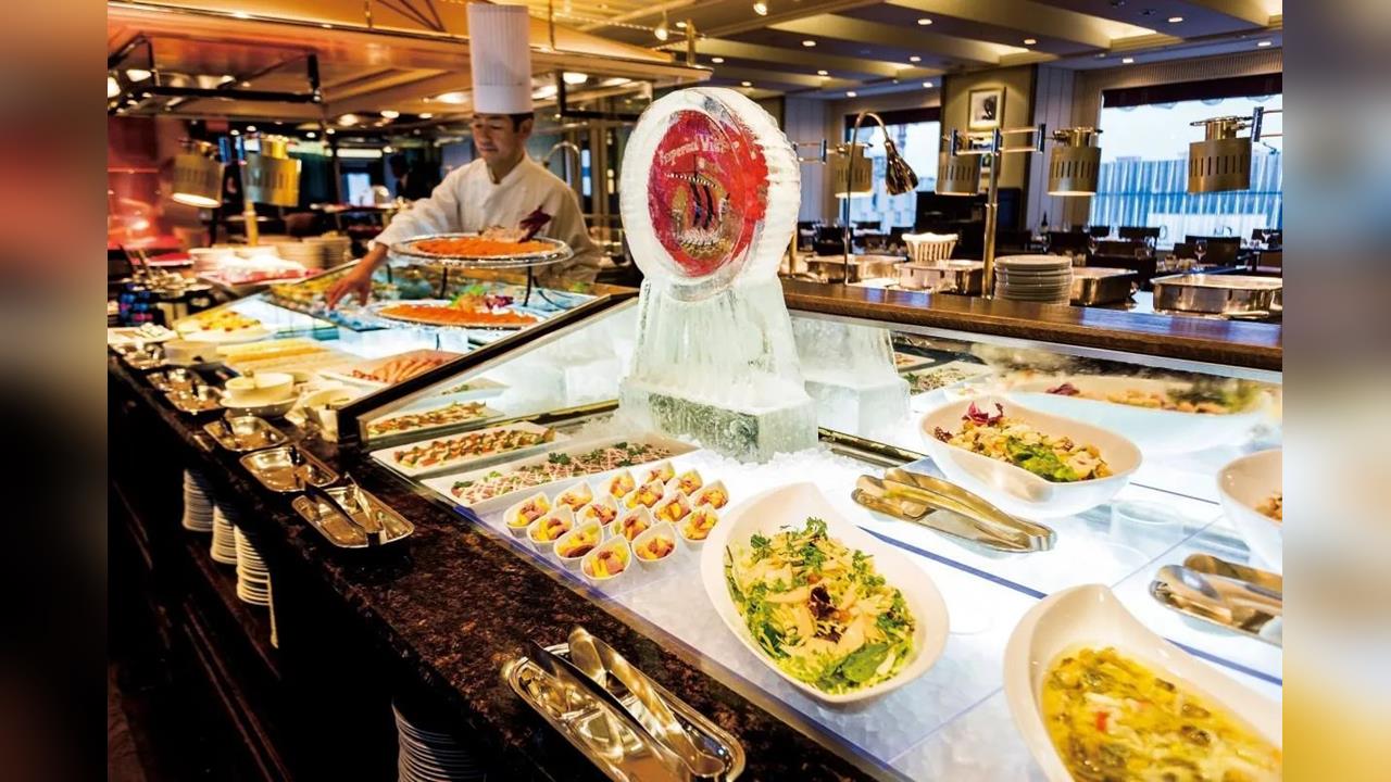 世足挪威旋風狂燒！　老牌飯店自助餐「挪威鮭魚」料理人氣暴衝