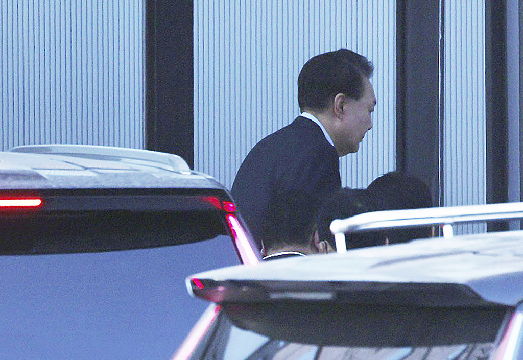 首次訊問「近11小時全程緘默」　尹錫悅又拒第2次訊問