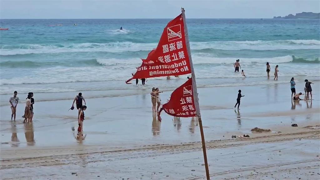 「卡努」「角隅效應」恆春半島風勢最強達11級　海邊戲水遊客不減反增