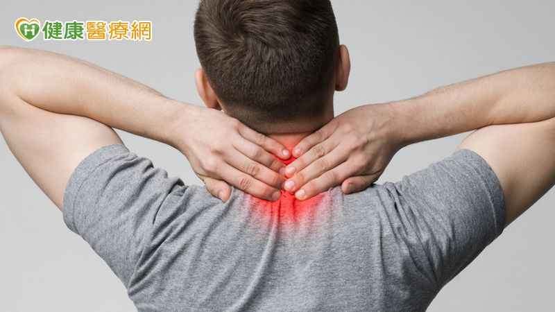不是糖尿病也不是中風！ 他手腳無力、沒知覺竟是罕見「急性脊髓病變」 