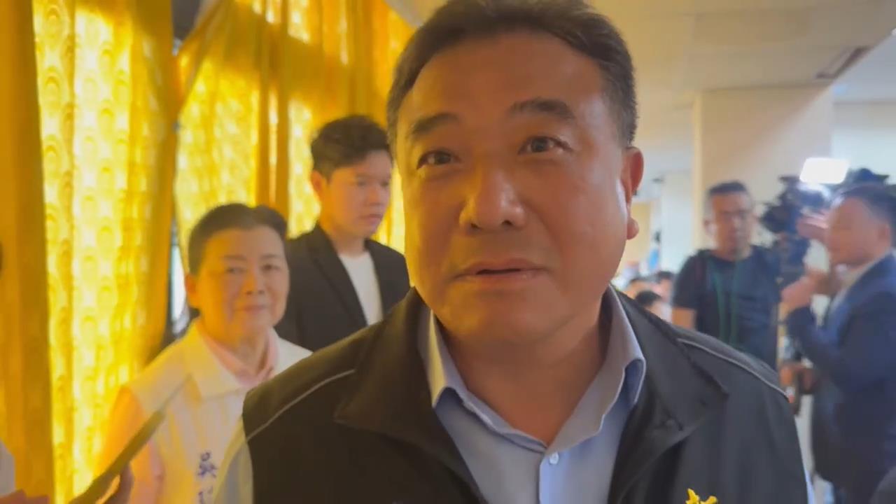 快新聞／徐欣瑩要哭了！參加國民黨行動中常會　藍議員當眾喊：陳見賢加油