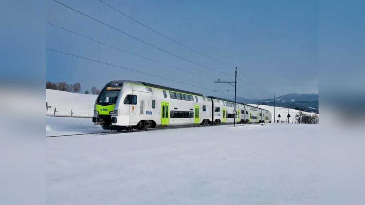 快新聞／雪崩直衝鐵道！瑞士「80人列車」出軌　死傷不明救援中
