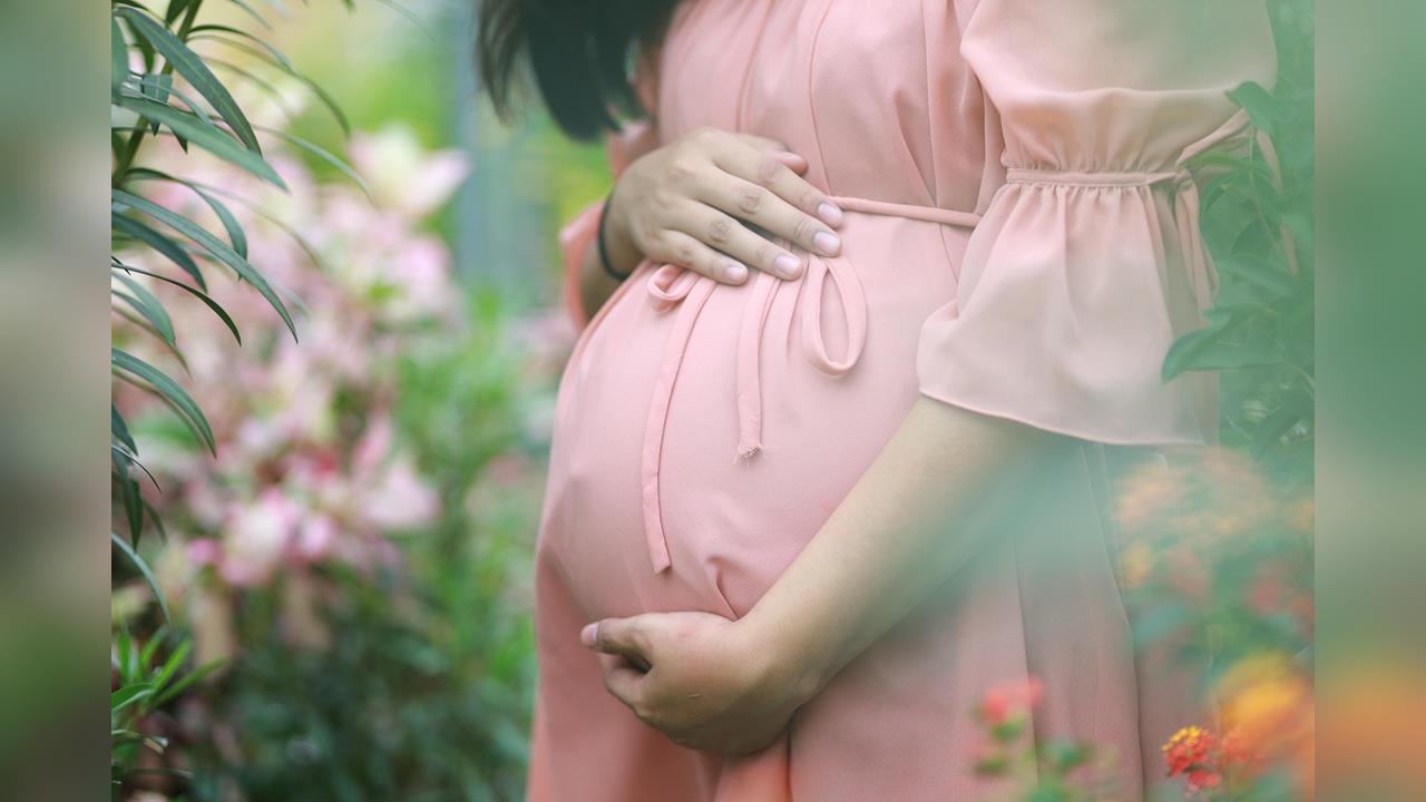 快新聞／真會玩！新手媽「一夜激戰兩男」懷雙胞胎　一驗竟發現爸爸不同人