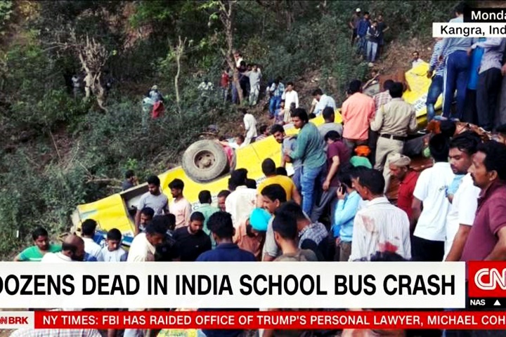 印度校車墜峽谷 造成27死逾10傷