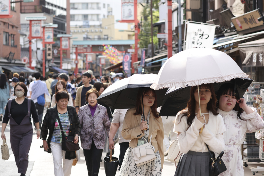 去年9萬人中暑送醫　<em>日本</em>啟動「中暑特別警報」應對