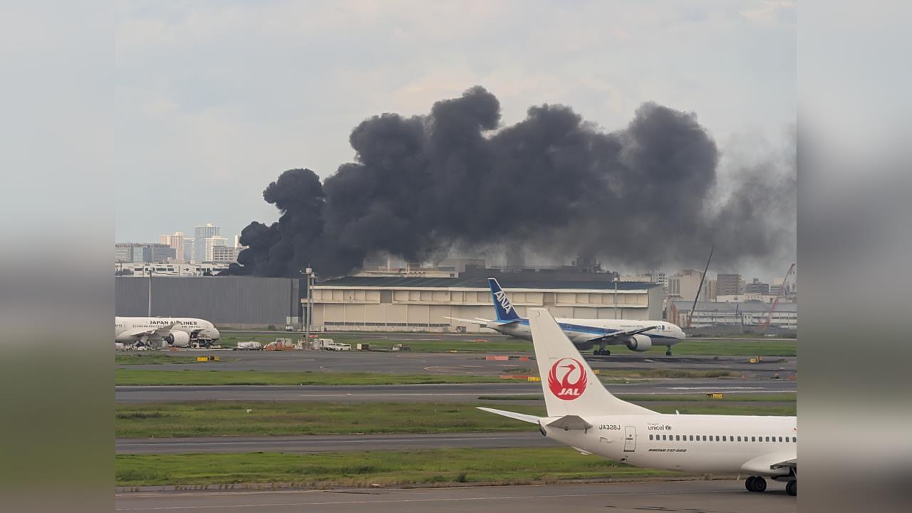 快新聞／旅日注意！東京羽田機場火警　濃密黑煙畫面曝光