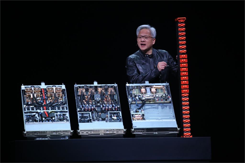 科技界邁入AI新紀元　黃仁勳：物理AI是機器人革命基石