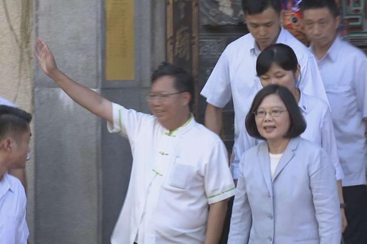 小英出席義民節活動 抗議團體「愛相隨」