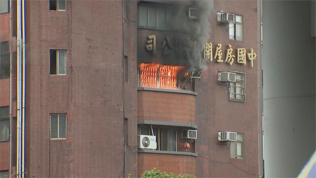 混商大樓五樓大火　19人順利救出、疏散40人幸無人傷