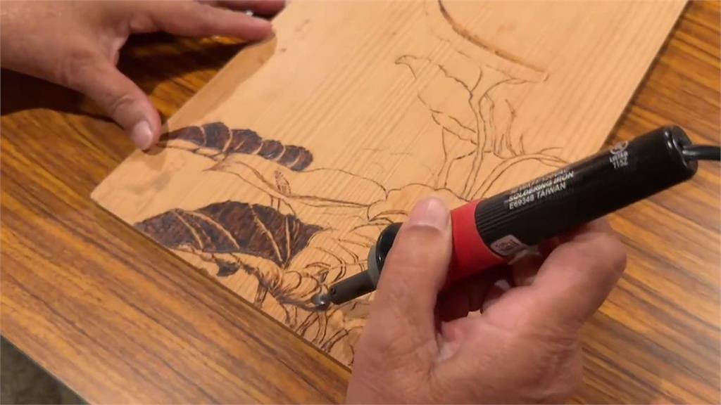 檜木家具"退役"拆解 木板變身"藝術創作"