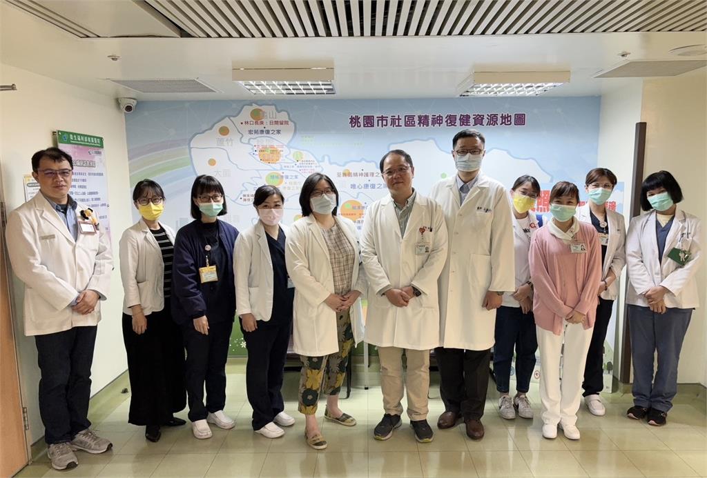 桃園醫院推動整合照護　暖心陪伴失智患者