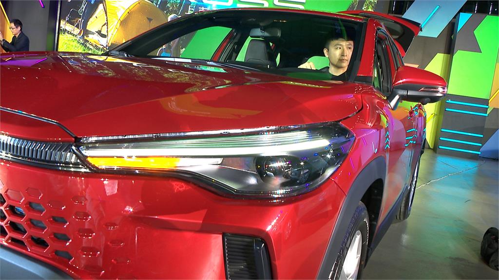 COROLLA　CROSS小改款！新增電子手煞車、環景攝影等