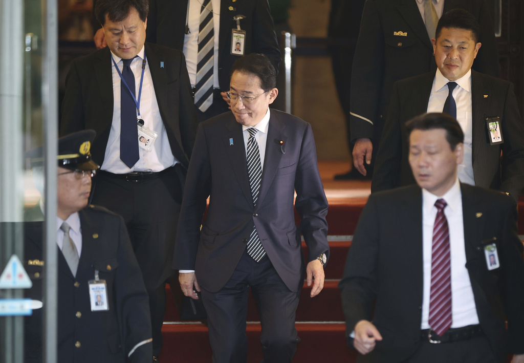 日本史上首名出席現任首相　岸田「政治倫理審查會」上火線說明獻金醜聞