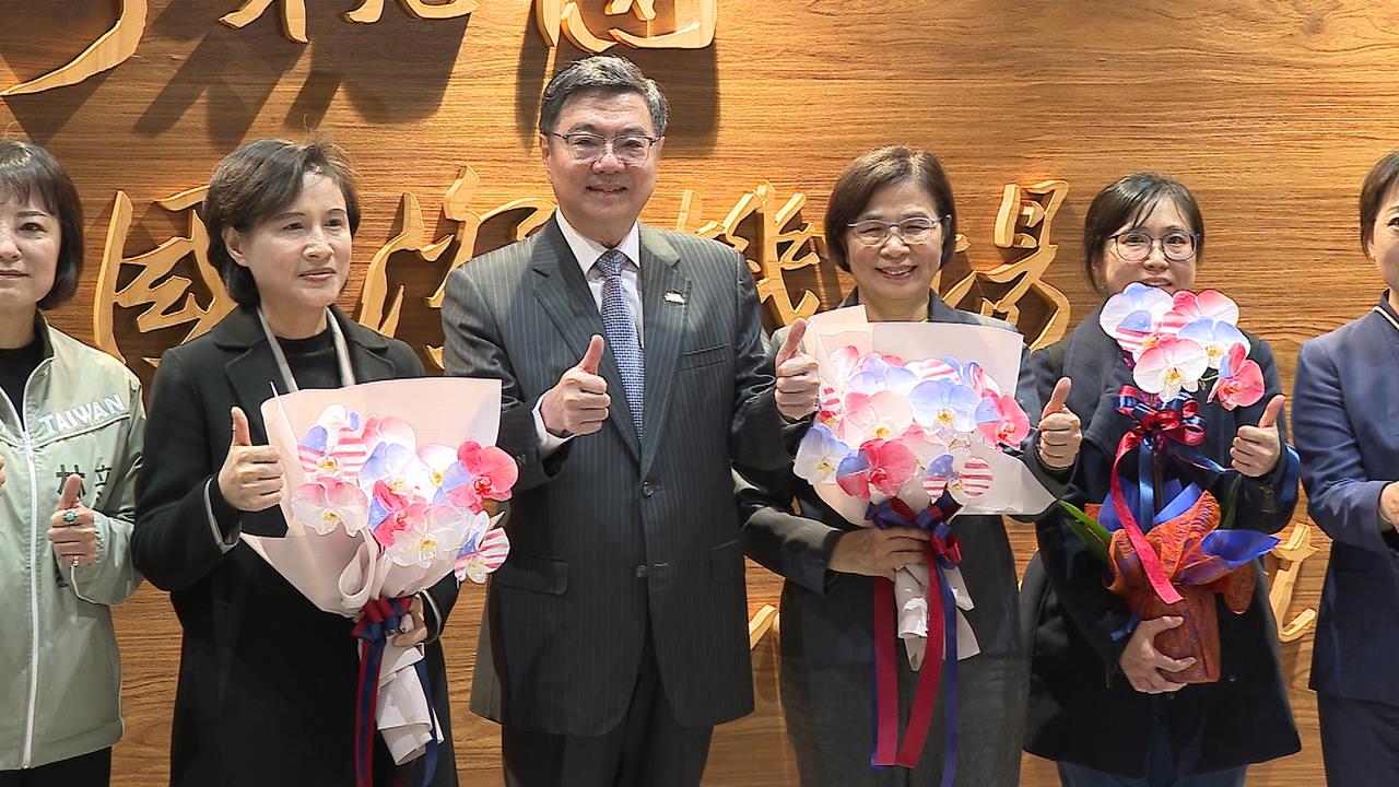 鄭麗君、楊珍妮今晨抵台　賴總統：感謝讓台灣在變局中爭取最佳競爭位置