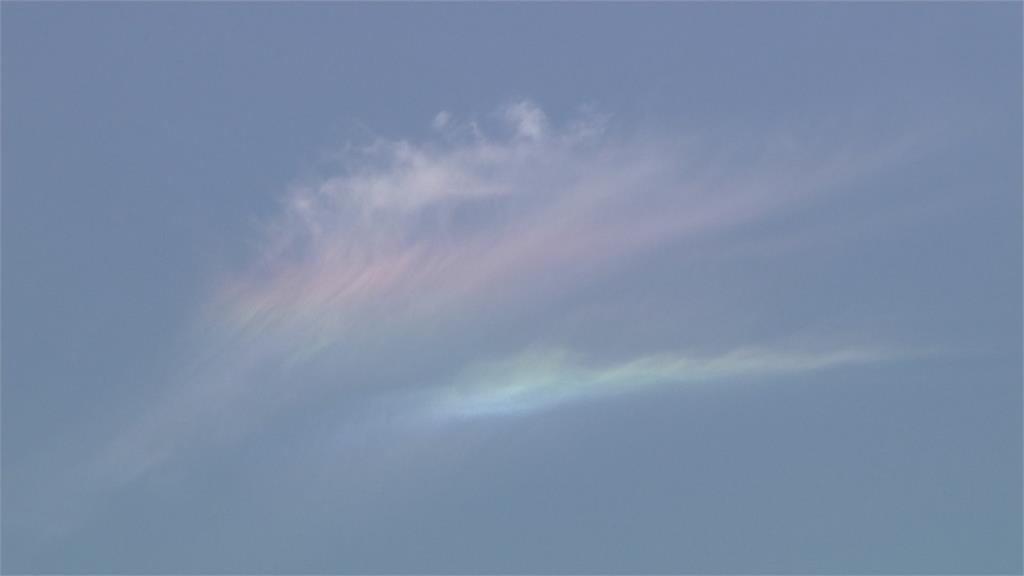 驚奇！花蓮天空出現彩色雲 彷彿棉花糖