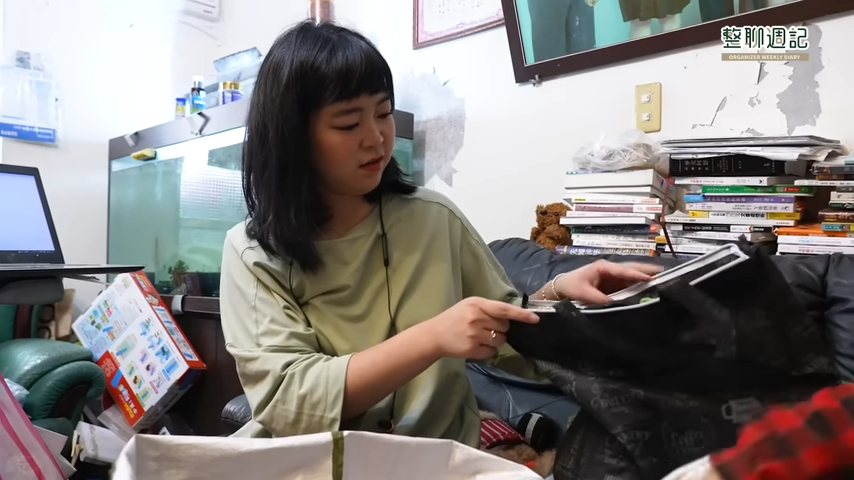雜物堆到看嘸餐桌！母卻說「還能用」不捨丟　女兒無奈心情網嘆：我家也是