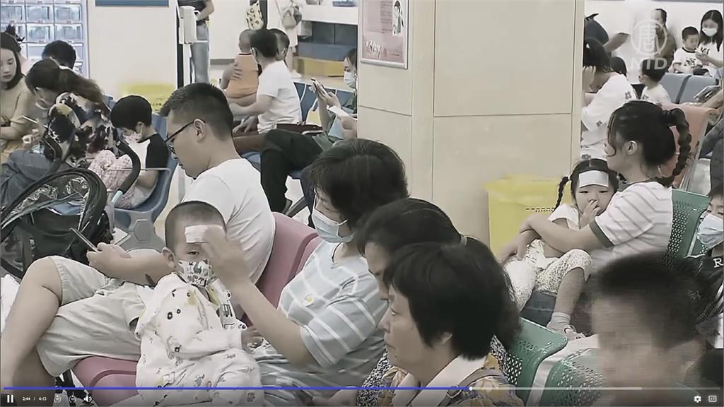 中國再次疫情大爆　醫院被「劇烈咳嗽」病患擠爆　北京有醫院已重啟方艙