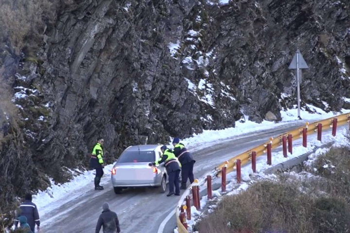 今晚會更冷！ 玉山、合歡山已積雪9公分以上