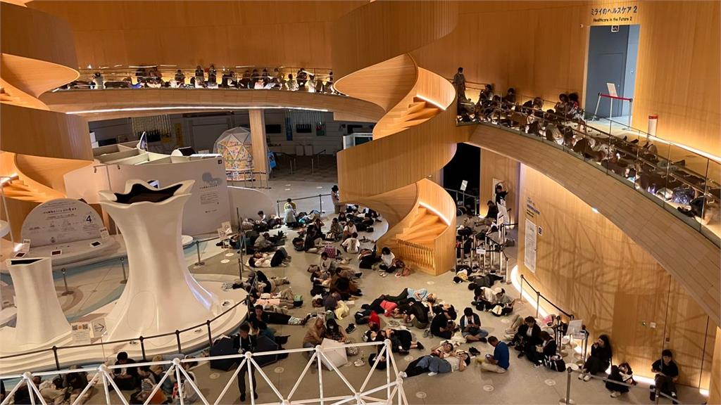 大阪地鐵出包「這原因」停駛　世博會3萬人回不了家留宿場館