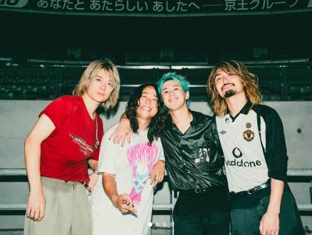 快新聞／高雄大雨！ONE OK ROCK粉絲不灰心　集氣：晴男快發威