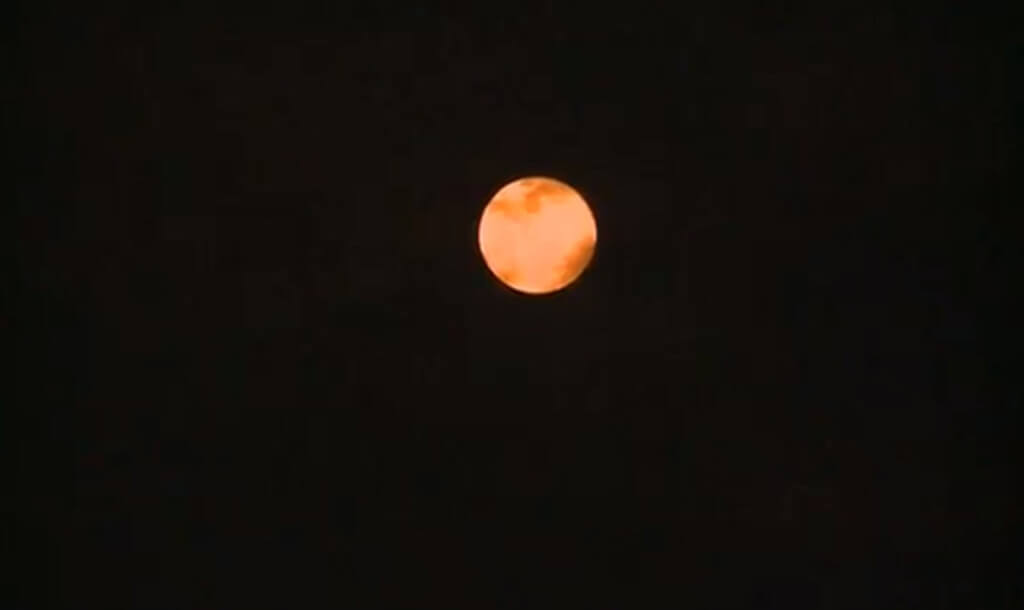 台東出現紅色月亮　原來是美麗錯誤
