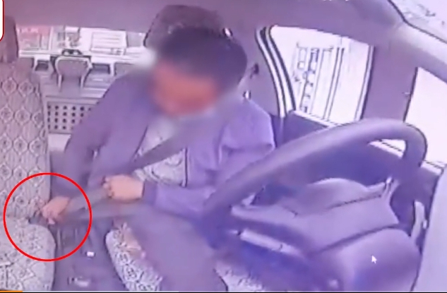 男子2次路考「秒出局」怒罵:爛系統!主考官一看:安全帶插到副駕