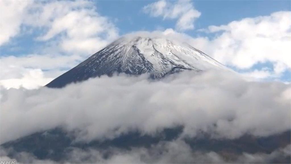 日本富士山「初冠雪」 比往年平均晚22天