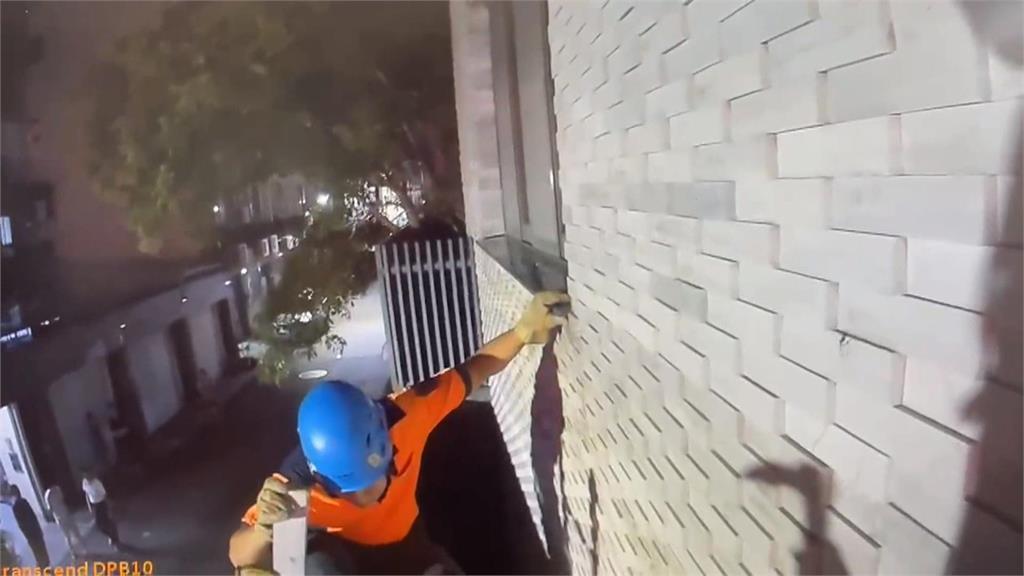 受困5層樓透天豪宅電梯2天　台南夫妻脫水獲救