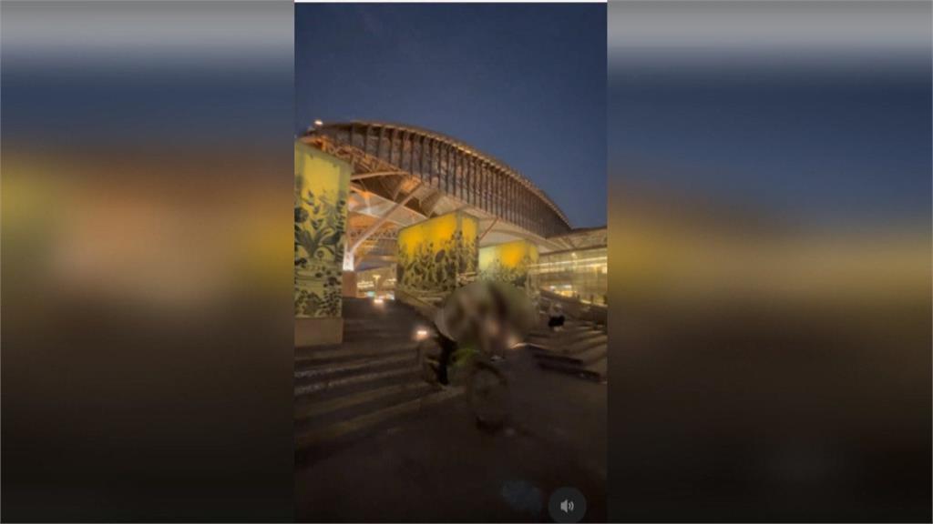 台中火車站廣場驚變極限運動場？　單車飛越樓梯畫面曝光