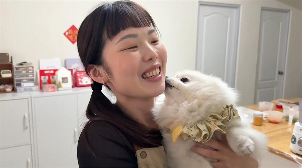 羽球球員為伴毛小孩 轉行寵物烘焙