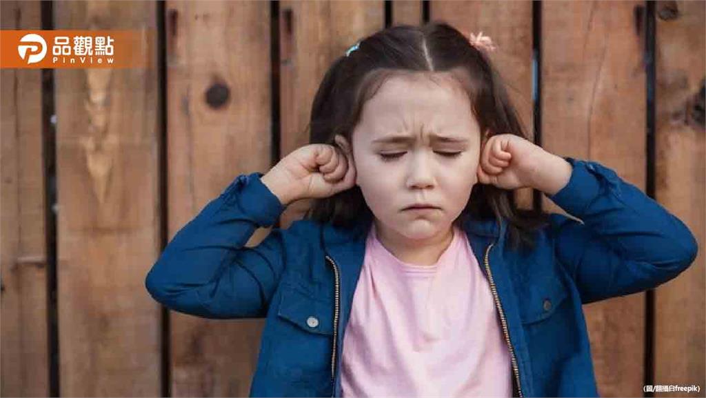9歲女童「媽媽我耳朵痛！」醫一看傻眼：耳內怎會有這東西