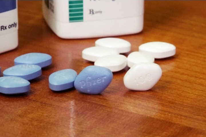 藍色小藥丸竟變白?「平價威而鋼」價格砍半