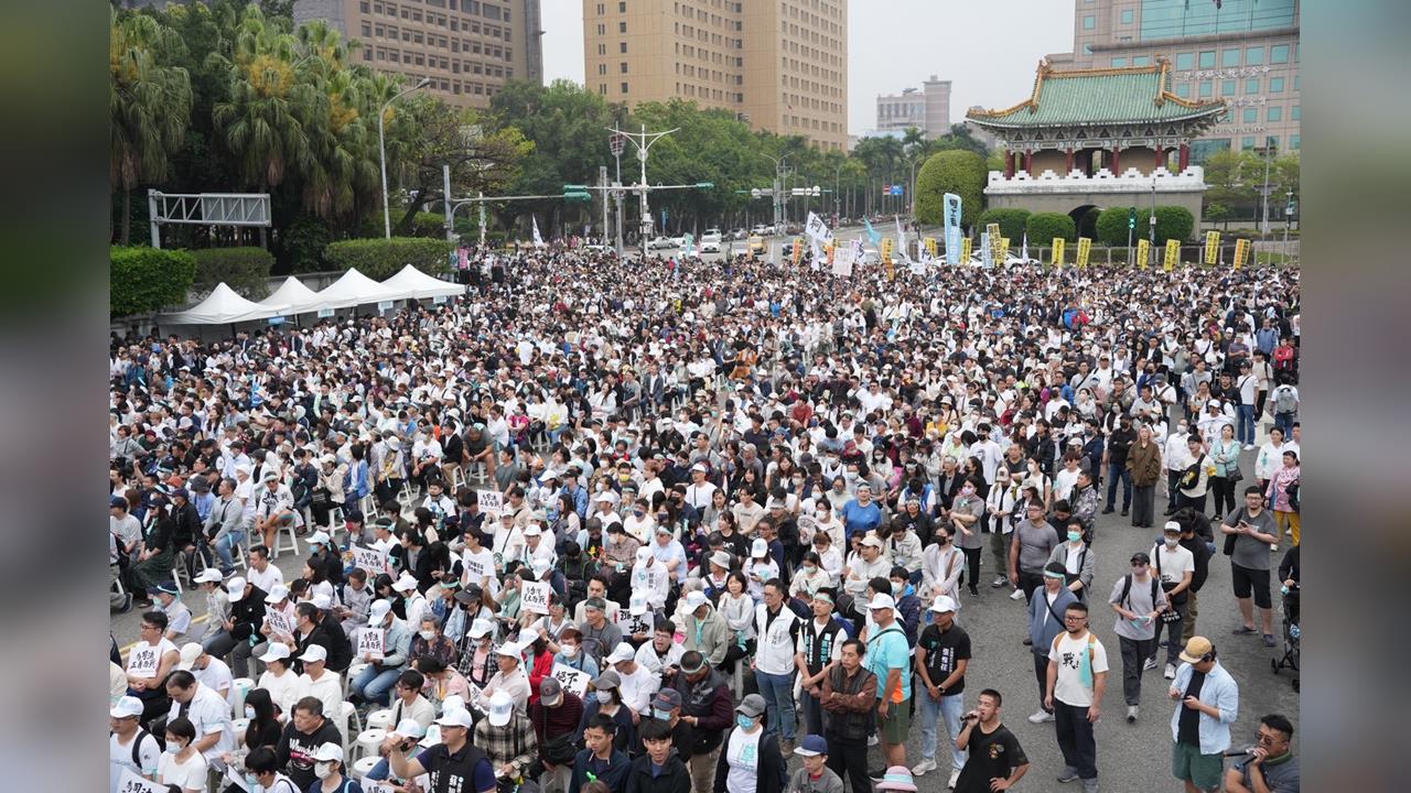 快新聞/突破3萬?民眾黨329凱道活動宣稱人潮溢出 景福門開始交管