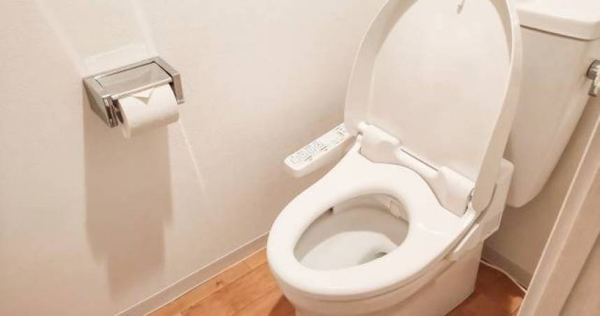 20歲女大生如廁滑手機「肛門出血」　醫一查：骨盆底肌退化像60歲