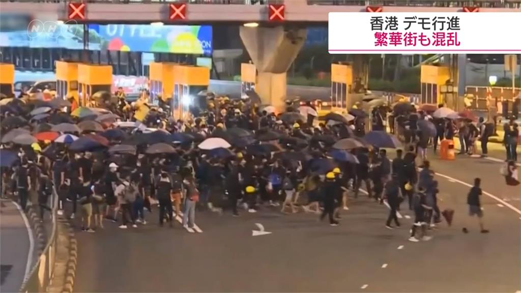 反送中／香港大埔遊行爆衝突 示威者縱火16人被逮