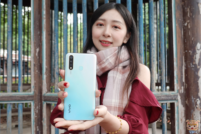 5000mAh 大容量電池 雙引擎閃充 高CP值的平價入門機王 vivo Y19 開箱 評測