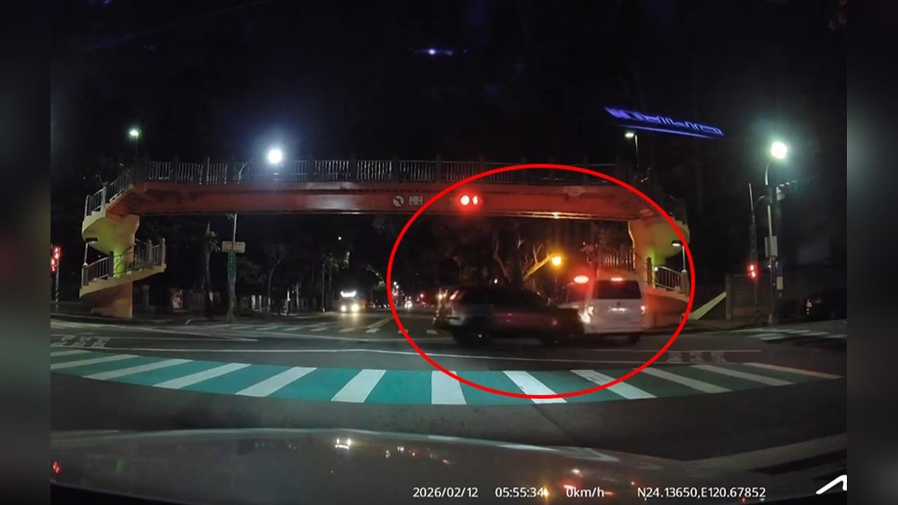 民間救護車路口對撞休旅車　事故肇責警方將分析研判