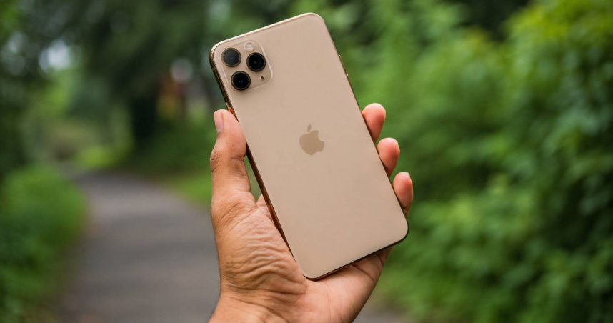 iPhone一打字就冒出「鞥鞥鞥」！網友曝1招解決　30萬人朝聖