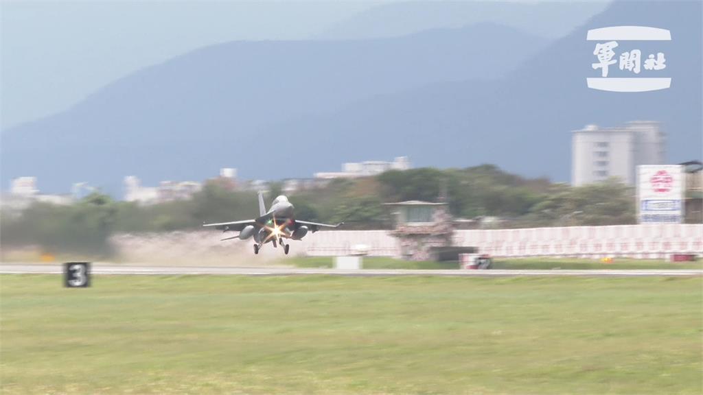 國防沒有假期！解放軍改"愛拚才會贏"統戰　國防部推「年獸」動畫較勁