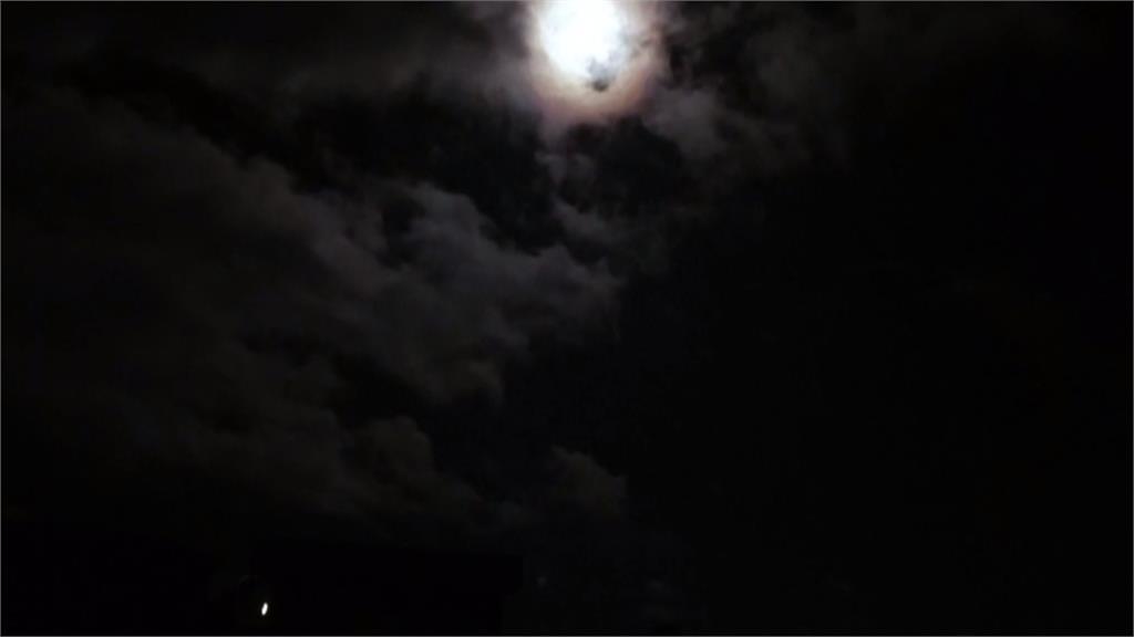 綠島週日夜停電　遊客：無光害　剛好可以賞月