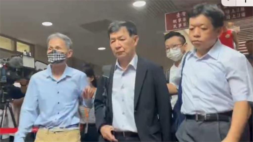 彭振聲女兒來了!直奔殯儀館處理母親後事 受訪只「哽咽回這1句」