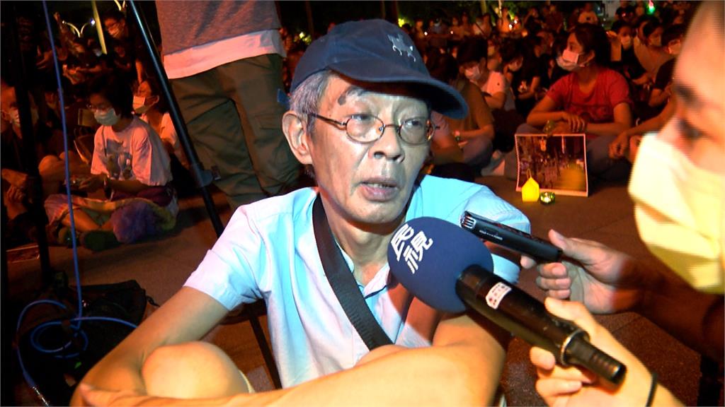 夜線／自由廣場2千人悼六四、撐香港 林榮基、林夕到場聲援
